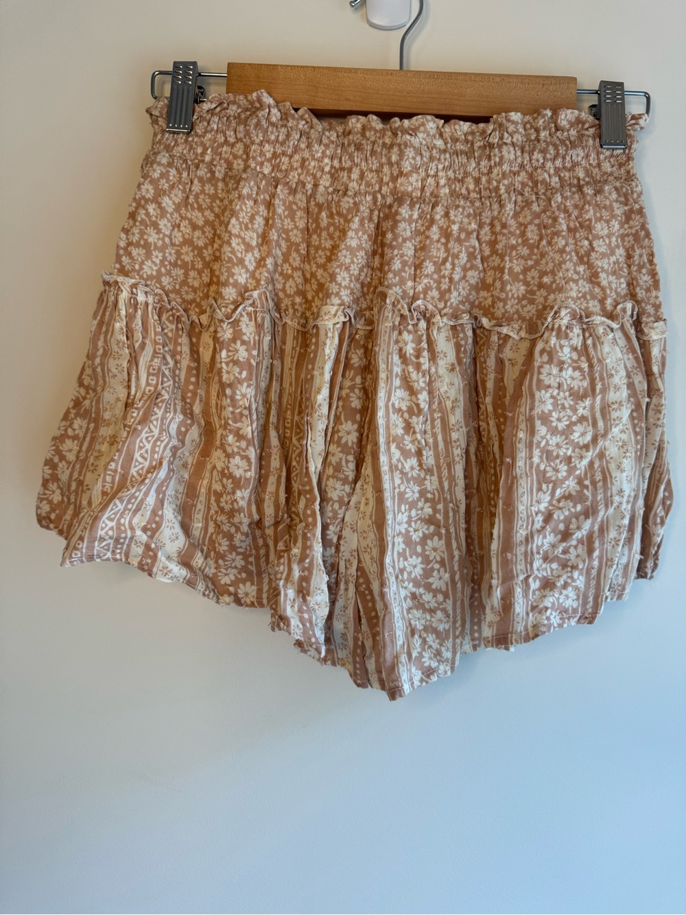 ILLA ILLA Boho Floral Ruffle Skort in Beige Cream - Picture 3 of 6